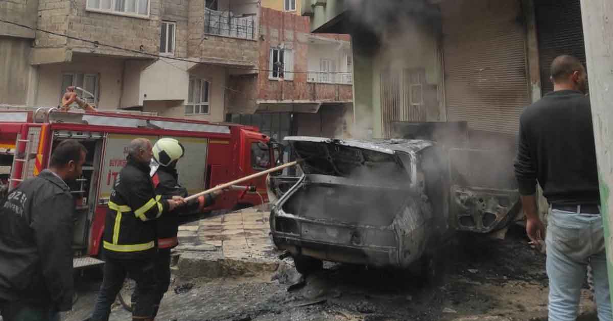 Haliliye’de park halindeki araçtaki yangını itfaiye söndürdü