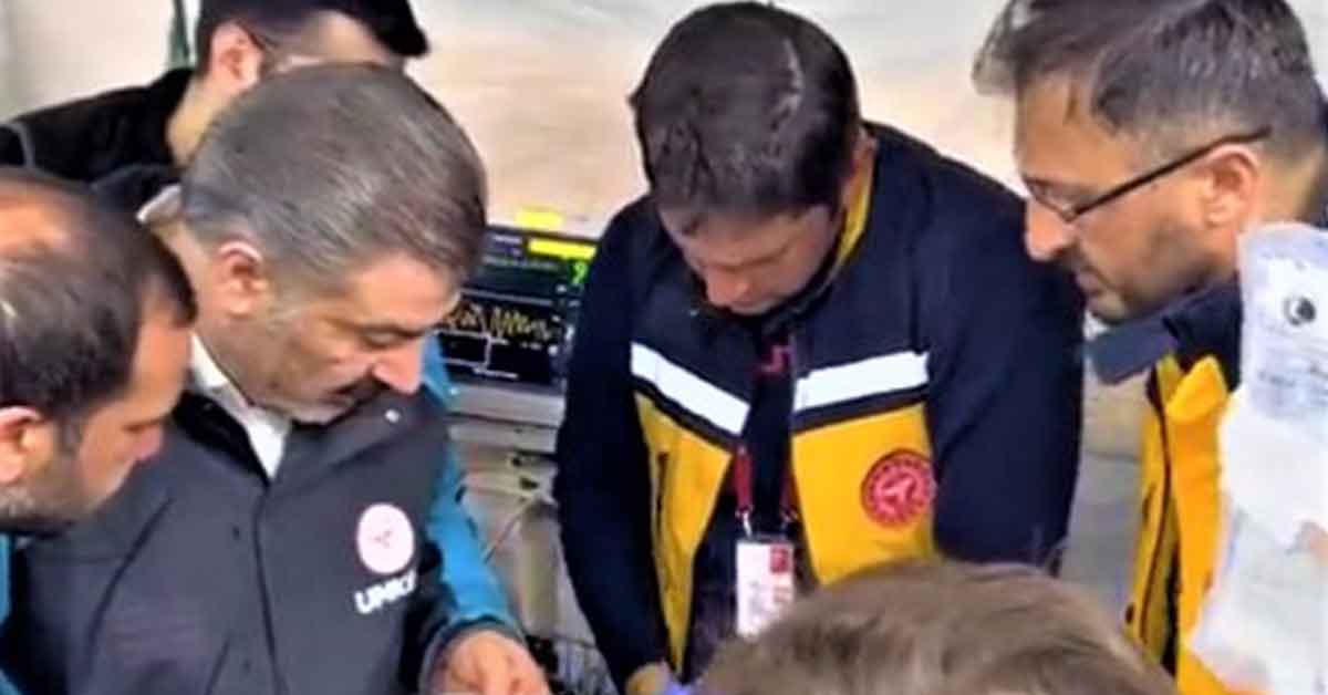 Bakan Koca, afet bölgesindeki son durumu açıkladı! 1 Bakan Koca, afet bölgesindeki son durumu açıkladı!