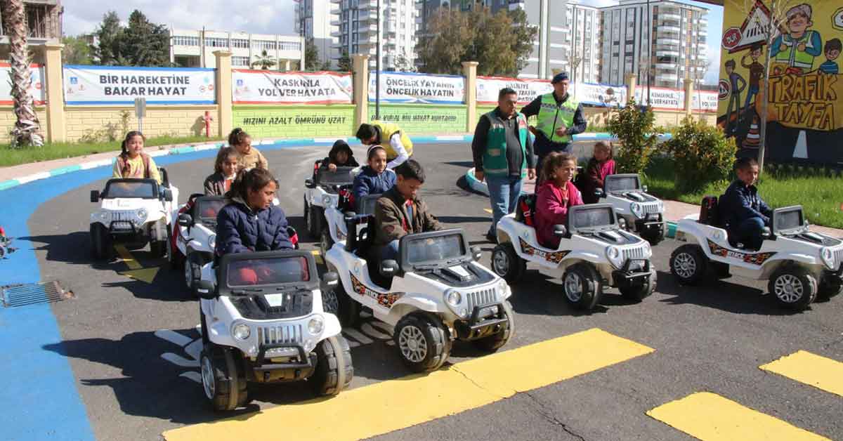 Haliliye Belediyesinden minik öğrencilere trafik eğitimi