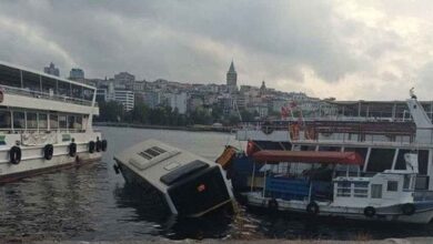 Son Dakika! İstanbul’da Belediye Otobüsü Denize Düştü